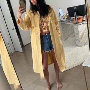 BNWT BANANA REPUBLIC RARE INTERNATIONAL EXCLUSIVE yellow trench coat size M.